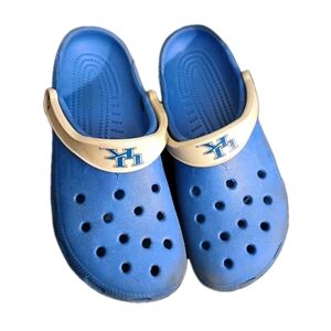 ***SOLD***University Of Kentucky Wildcats Blue And White Crocs Women's 10-11